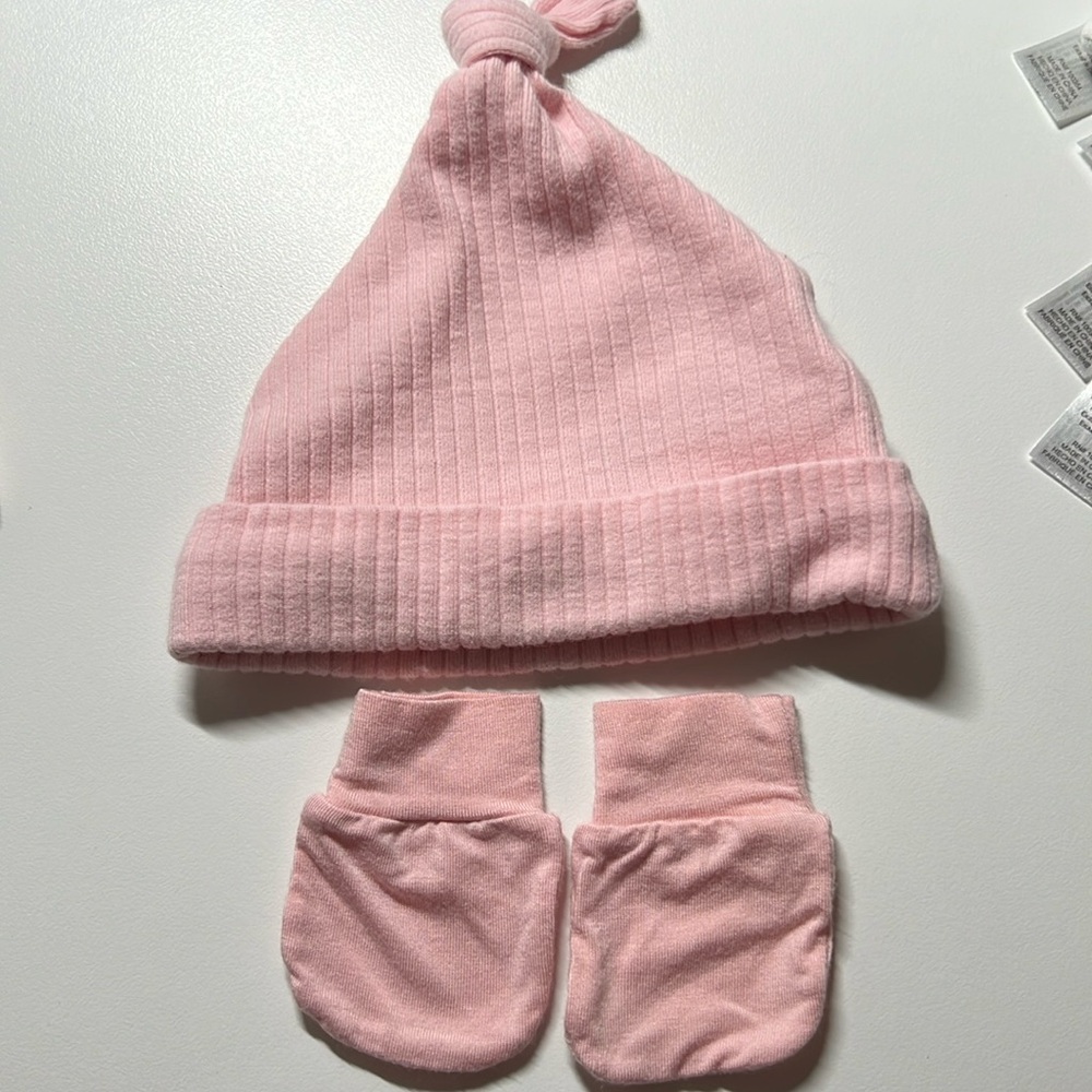 3 for $9 
NWOT- pink winter stocking cap & matching mittens, newborn size